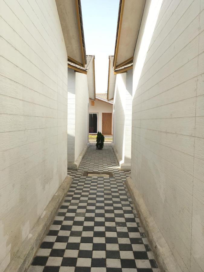 Vits Daman Devka Beach Exterior photo