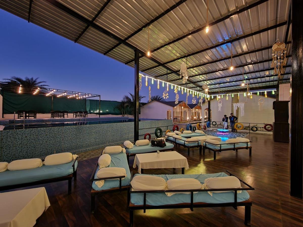 Vits Daman Devka Beach Exterior photo