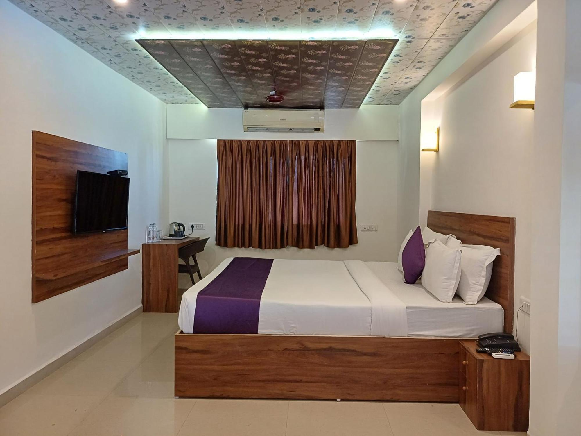 Vits Daman Devka Beach Exterior photo