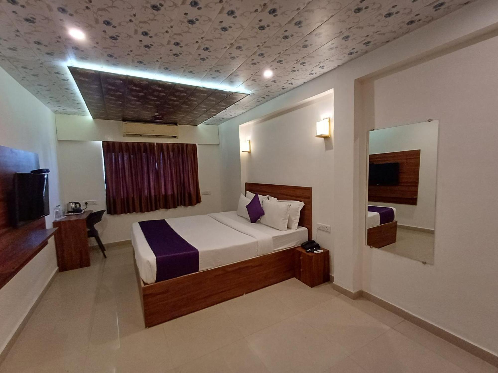 Vits Daman Devka Beach Exterior photo