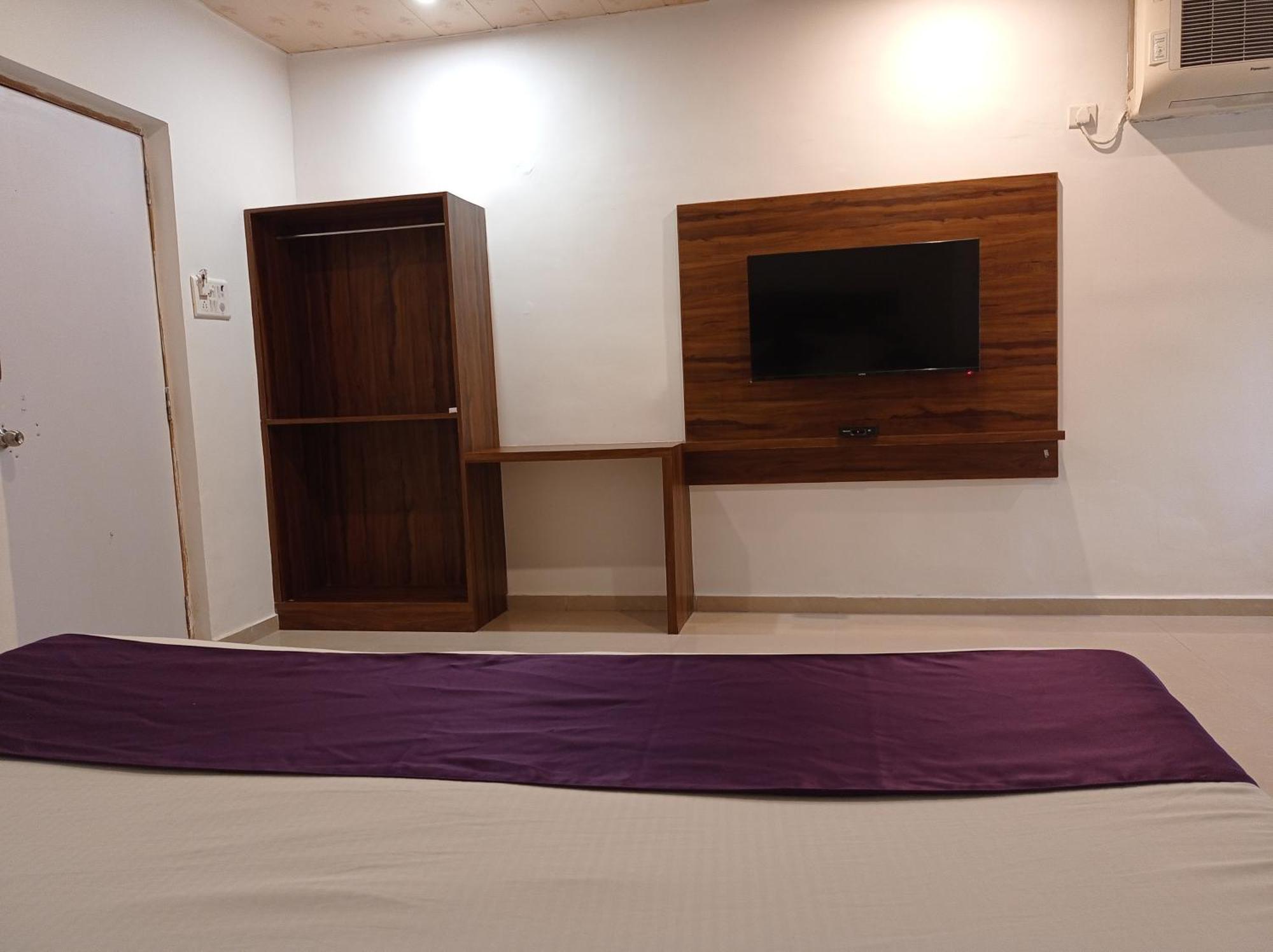 Vits Daman Devka Beach Exterior photo
